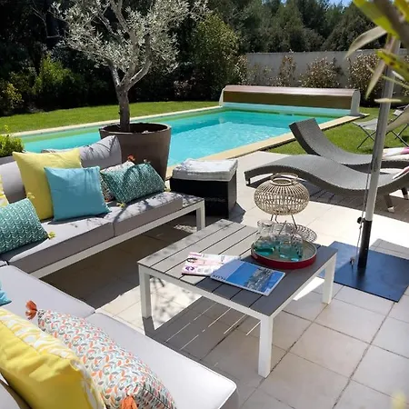 Ma En Provence De Standing Et Piscine Domaine De Pont-royal Villa